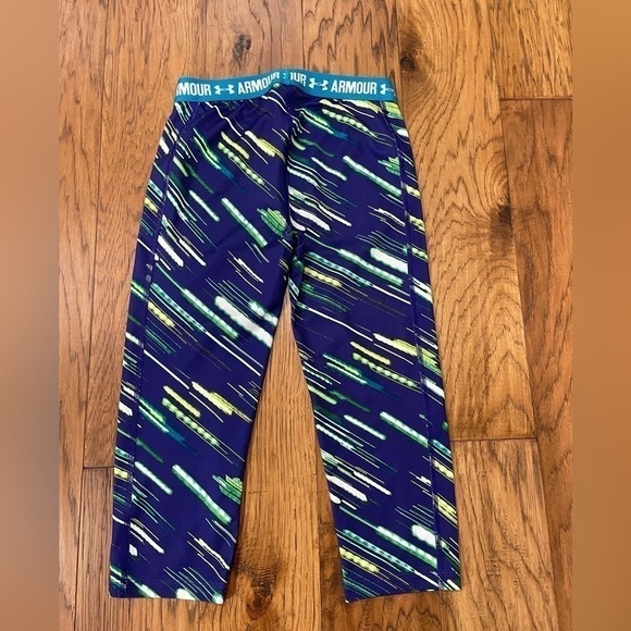 Under Armour Youth Medium Capri Length Activewear Pants - Picture 3 of 3